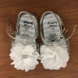 NWOT Sz 3T Clear Sparkle Jelly Sandals with buckle